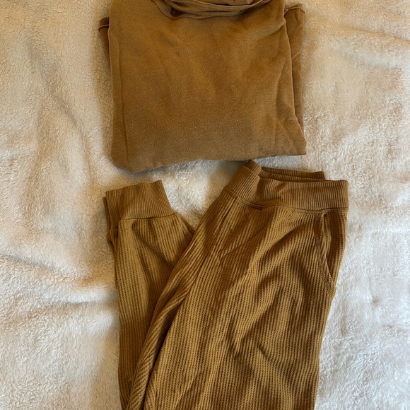 Aerie Fleece Turtleneck Sweater & Jogger Set - Picture 3 of 4